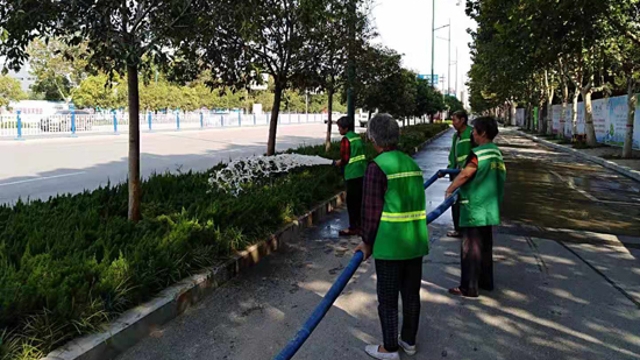 扮靚城市，為國慶增光添彩